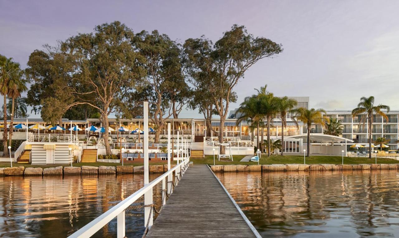 The Beachcomber Hotel & Resort, Ascend Hotel Collection Toukley Eksteriør bilde The Hotel Del Coronado