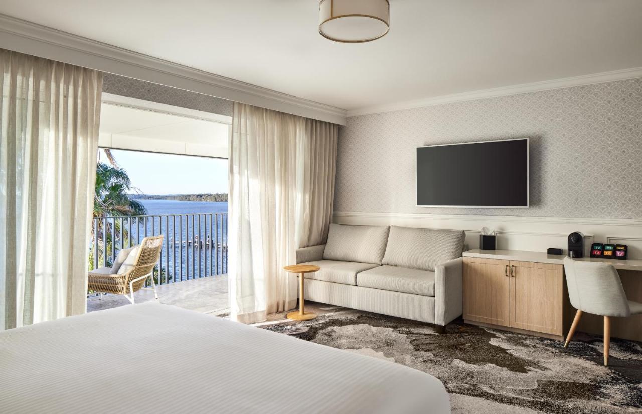 The Beachcomber Hotel & Resort, Ascend Hotel Collection Toukley Eksteriør bilde A guest room at the Hilton San Diego Bayfront