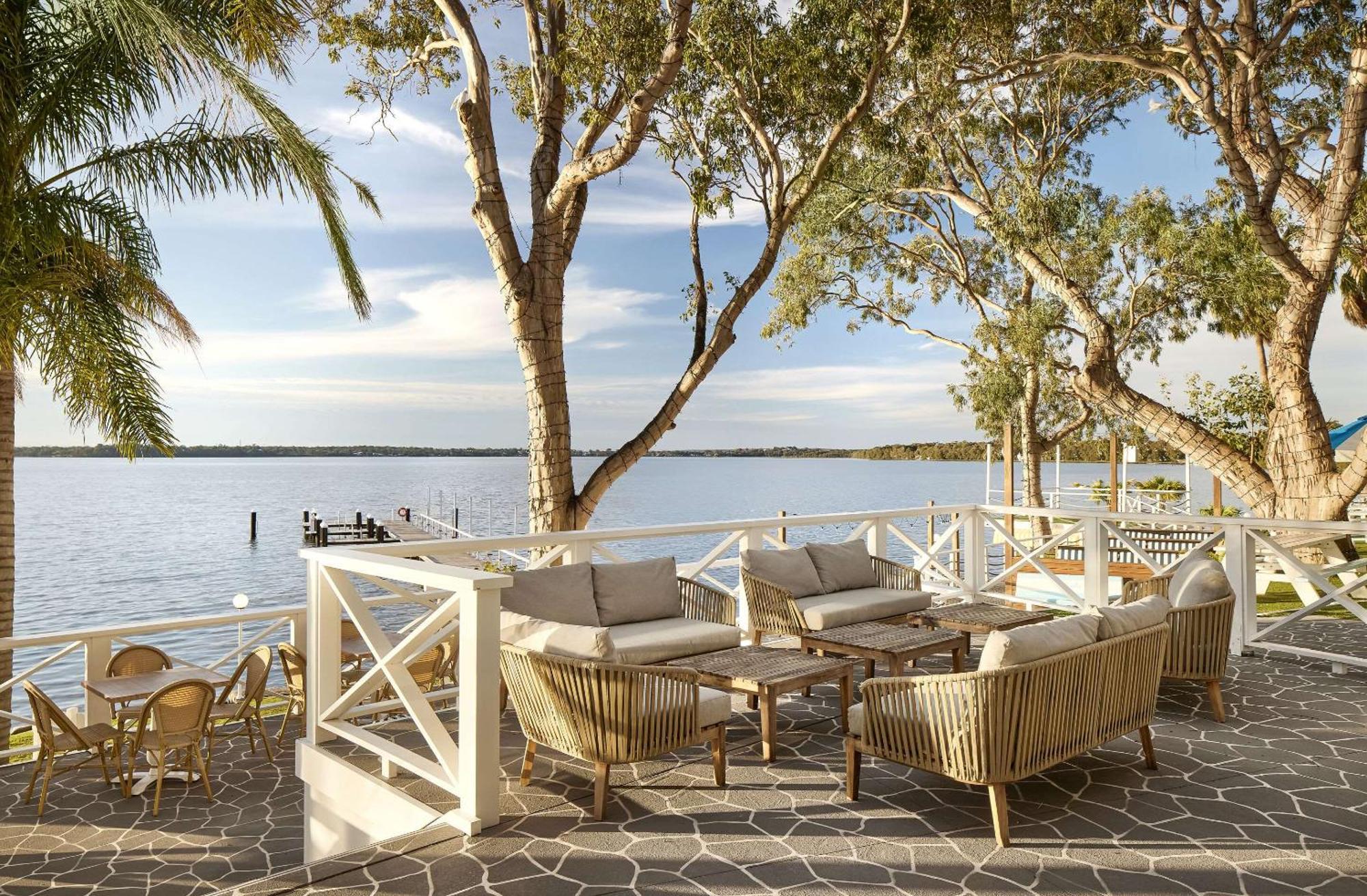 The Beachcomber Hotel & Resort, Ascend Hotel Collection Toukley Eksteriør bilde The Lake House