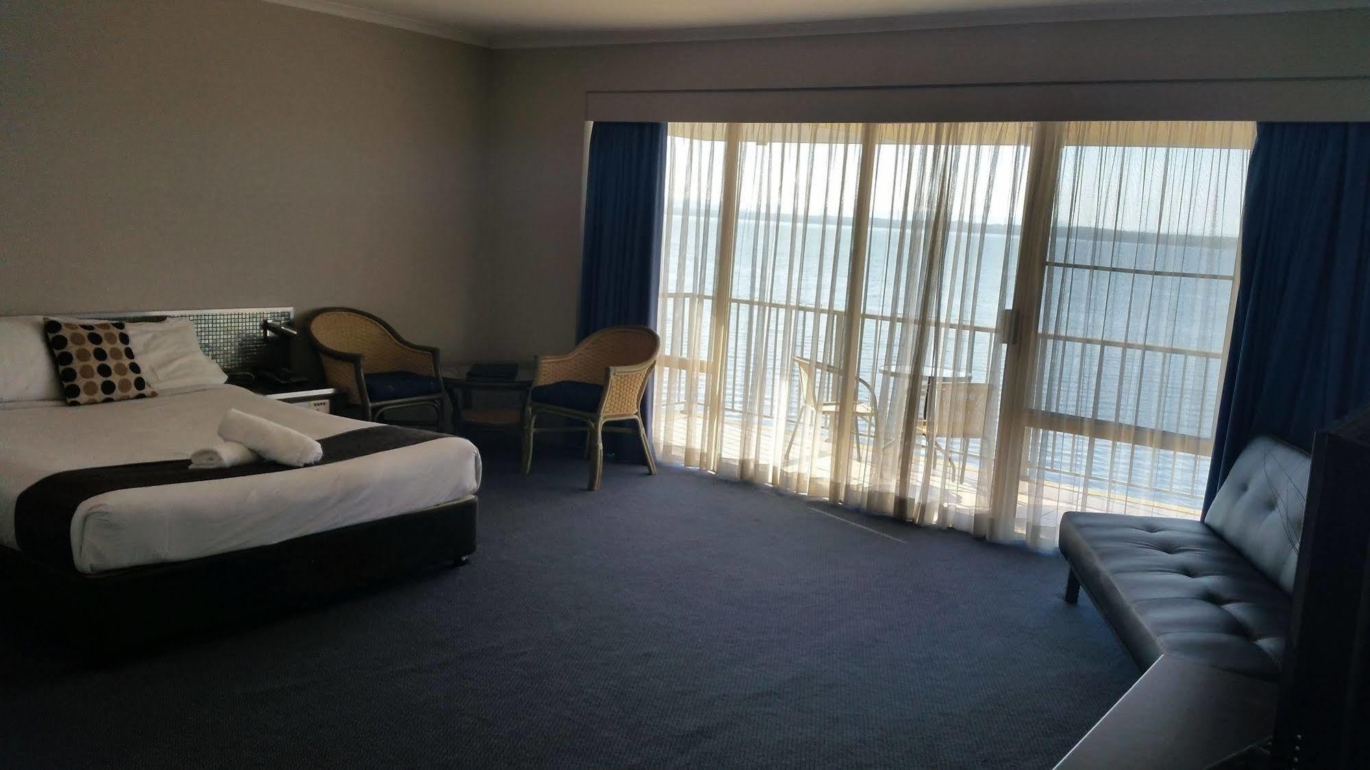 The Beachcomber Hotel & Resort, Ascend Hotel Collection Toukley Eksteriør bilde A room at the hotel