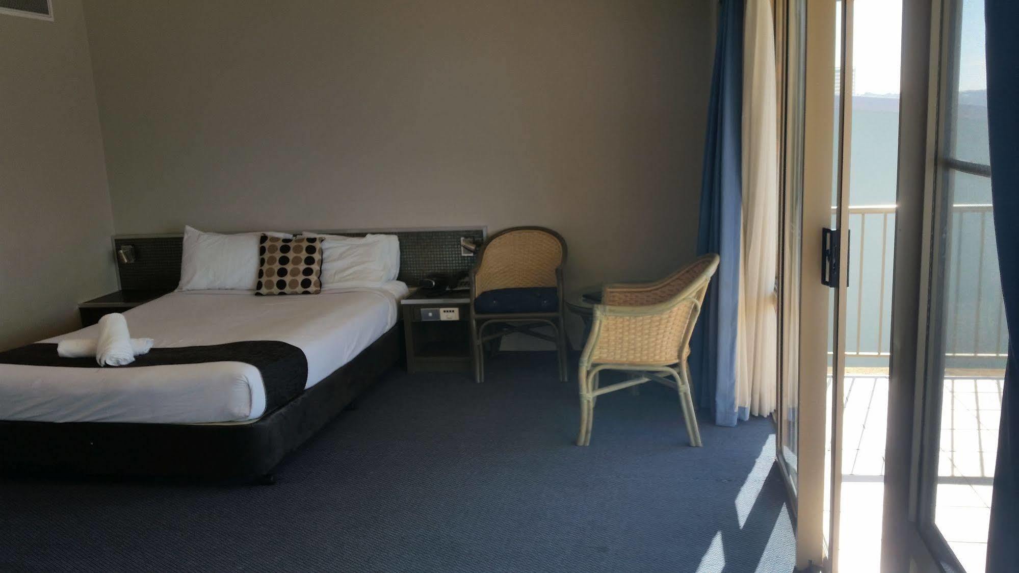 The Beachcomber Hotel & Resort, Ascend Hotel Collection Toukley Eksteriør bilde A room at the hotel